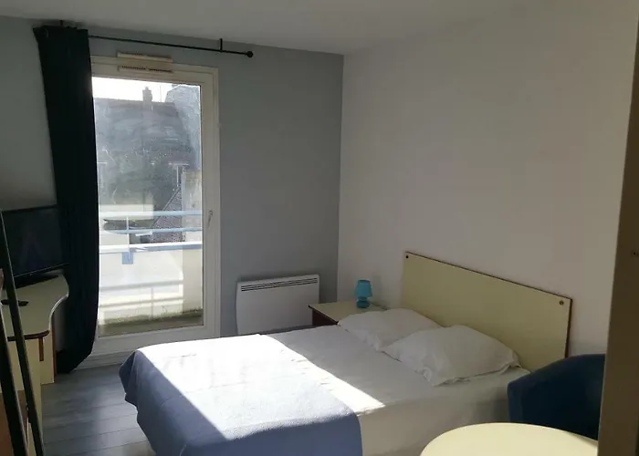 Hoteliere Poincare Apartment Margny-les-Compiegne